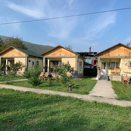 Vila Taripiri Ambrolauri Exteriér fotografie
