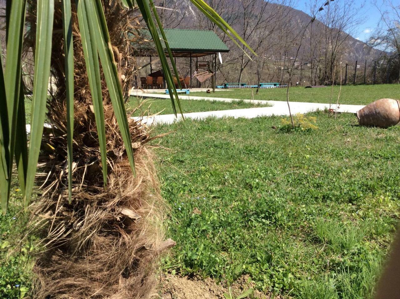 Vila Taripiri Ambrolauri Exteriér fotografie