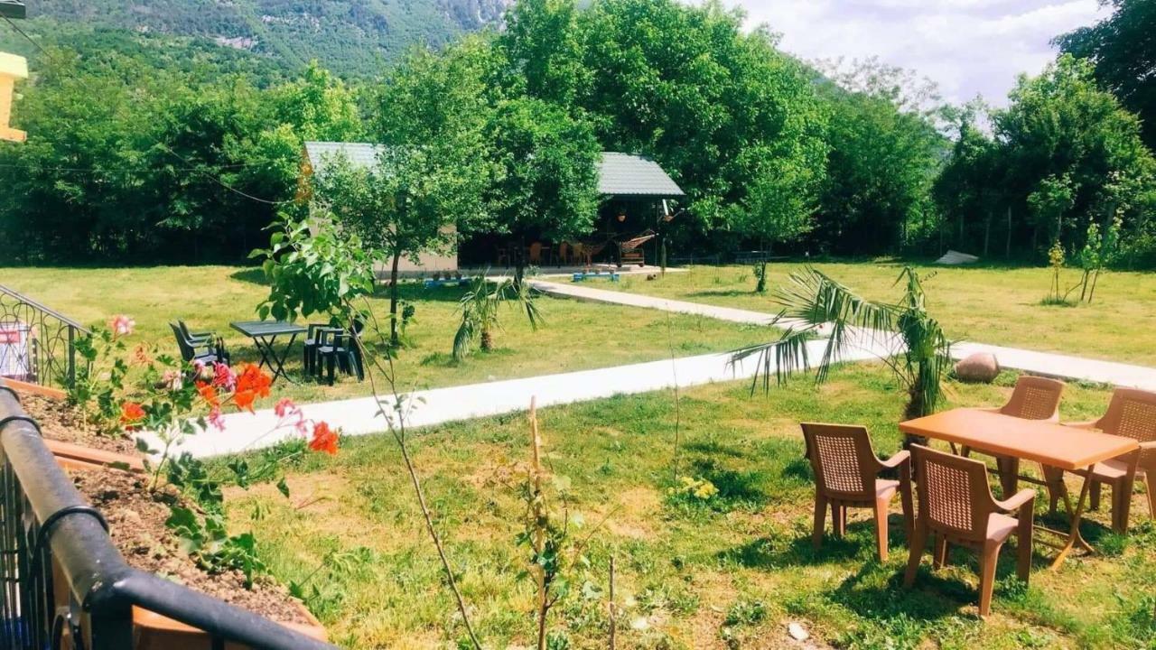 Vila Taripiri Ambrolauri Exteriér fotografie